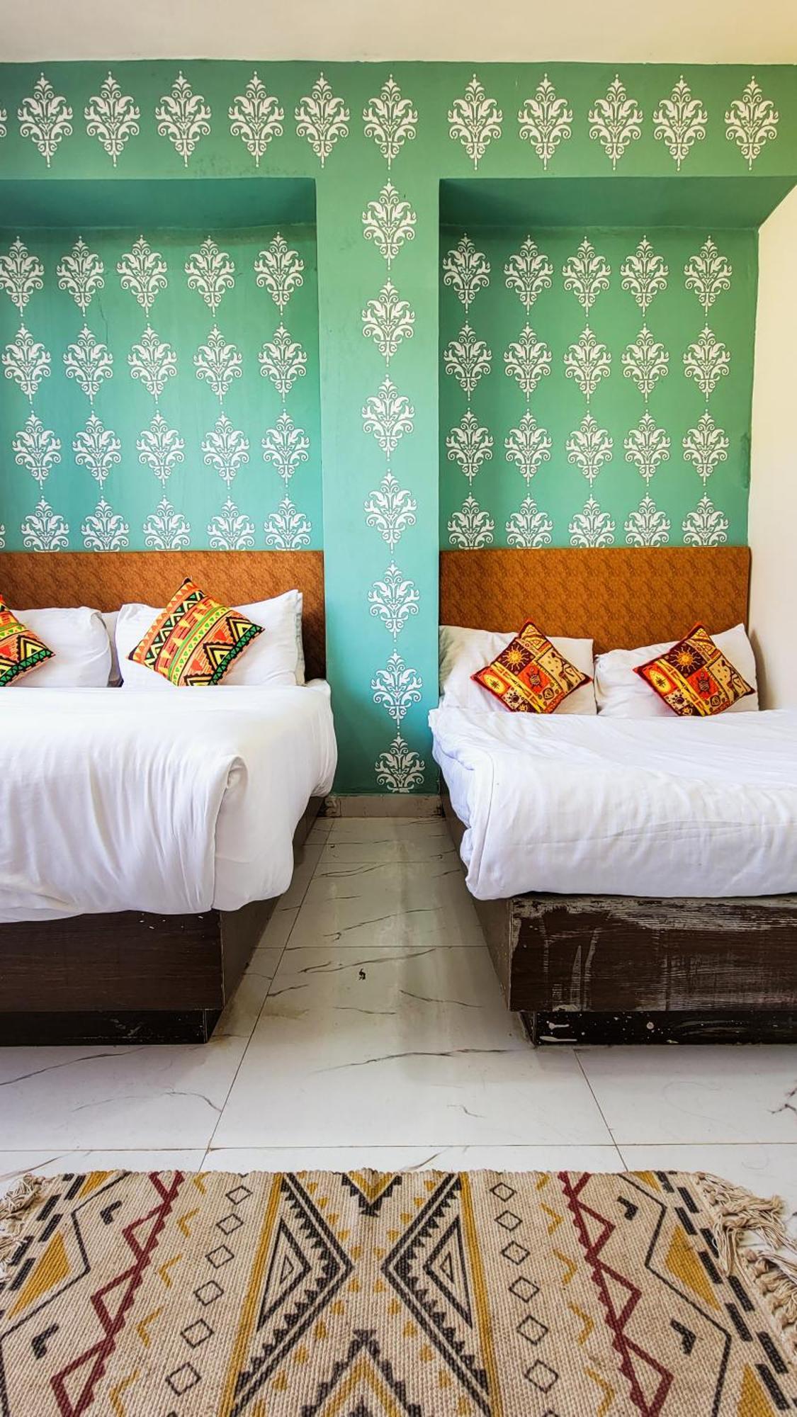מאונט אבו Rudraksha Inn מראה חיצוני תמונה