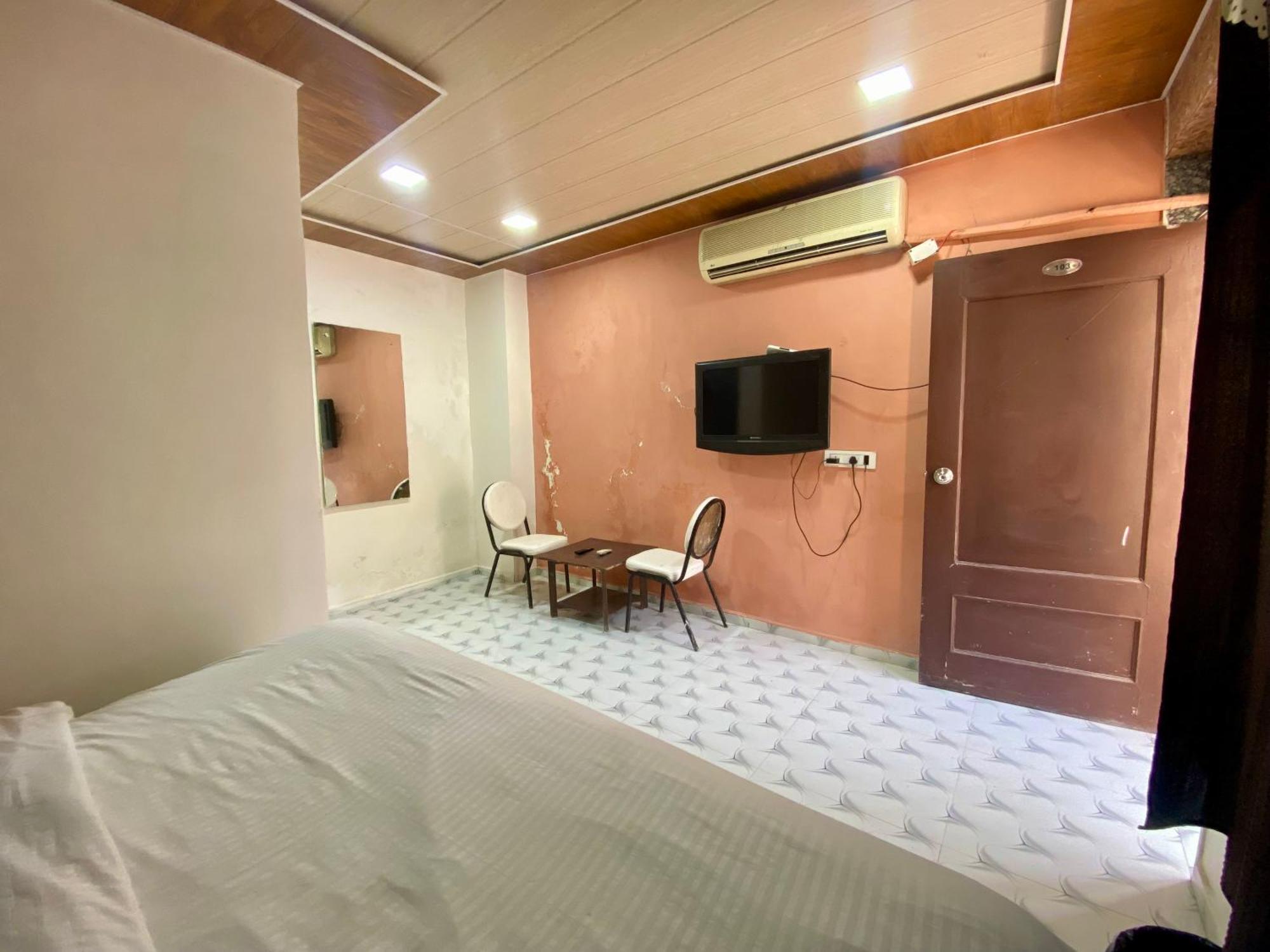 מאונט אבו Rudraksha Inn מראה חיצוני תמונה